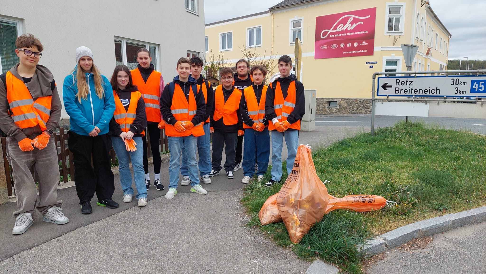 Die Kids der HAK Horn beteiligten sich ebenfalls an der Flurreinigung der Stadt Horn